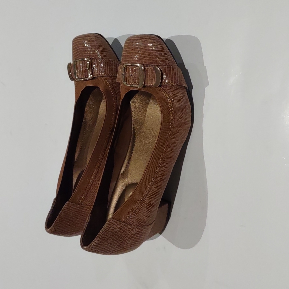 Beautiful genuine leather shoes by me too
